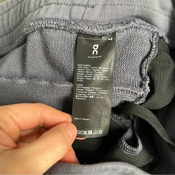 On Running Sweat Shorts Men’s XXL - Picture 3 of 4